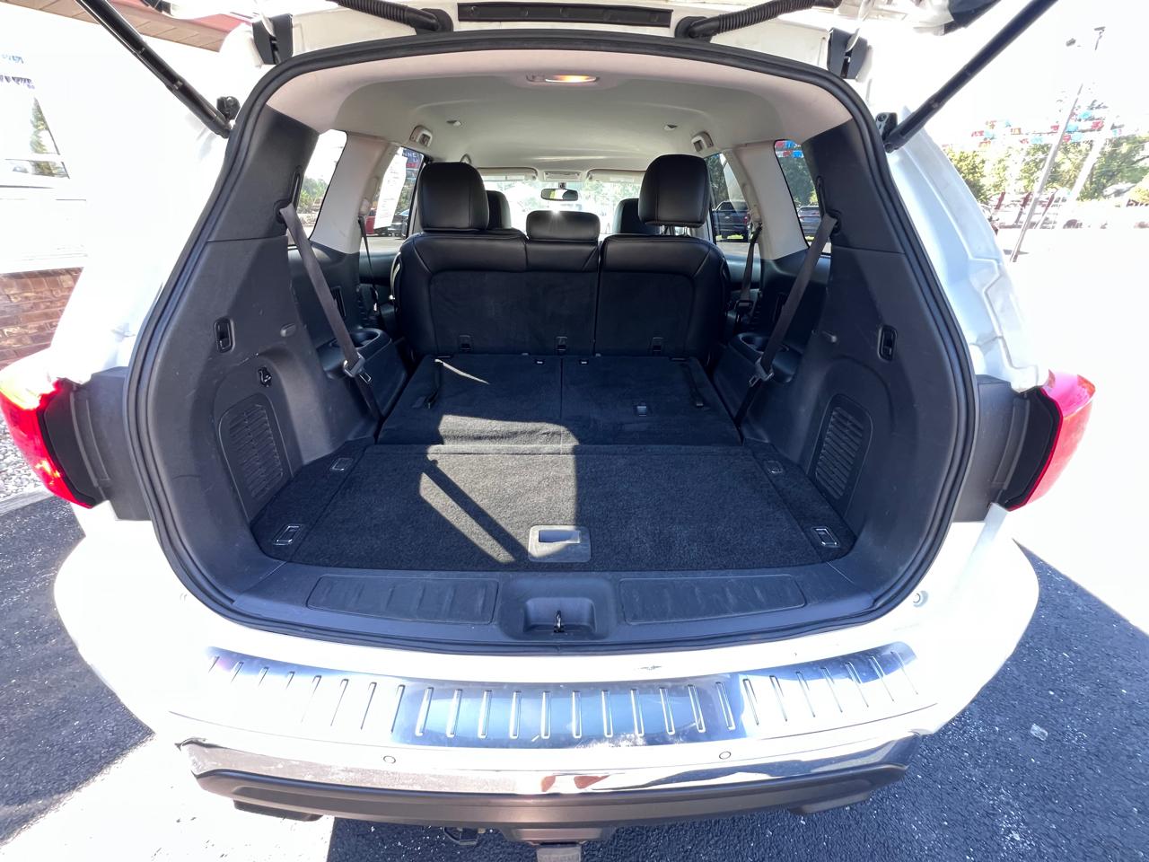 Nissan Pathfinder 4x4 SL 2017
