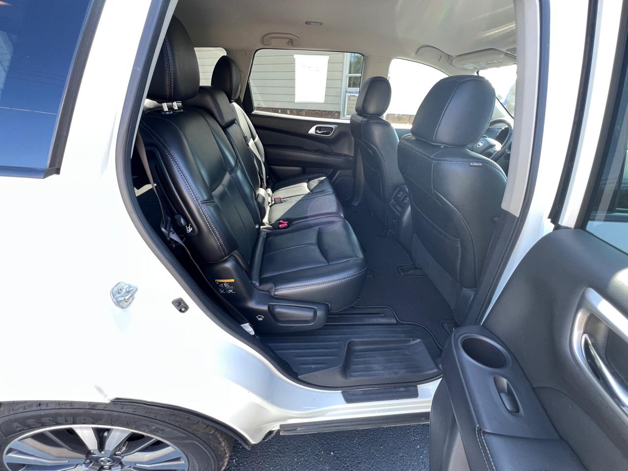 Nissan Pathfinder 4x4 SL 2017