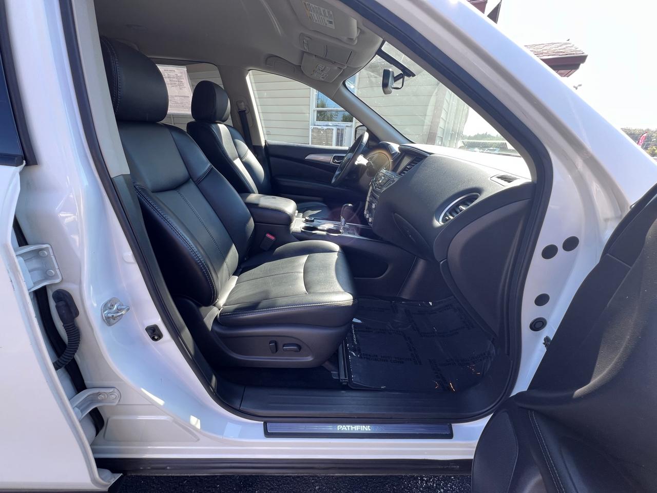 Nissan Pathfinder 4x4 SL 2017
