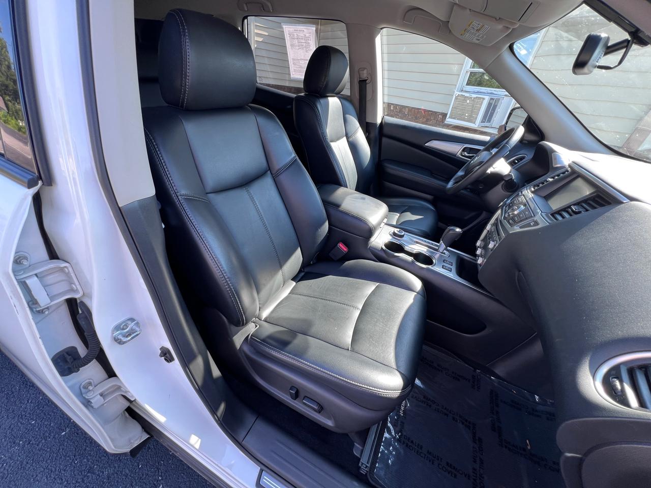 Nissan Pathfinder 4x4 SL 2017