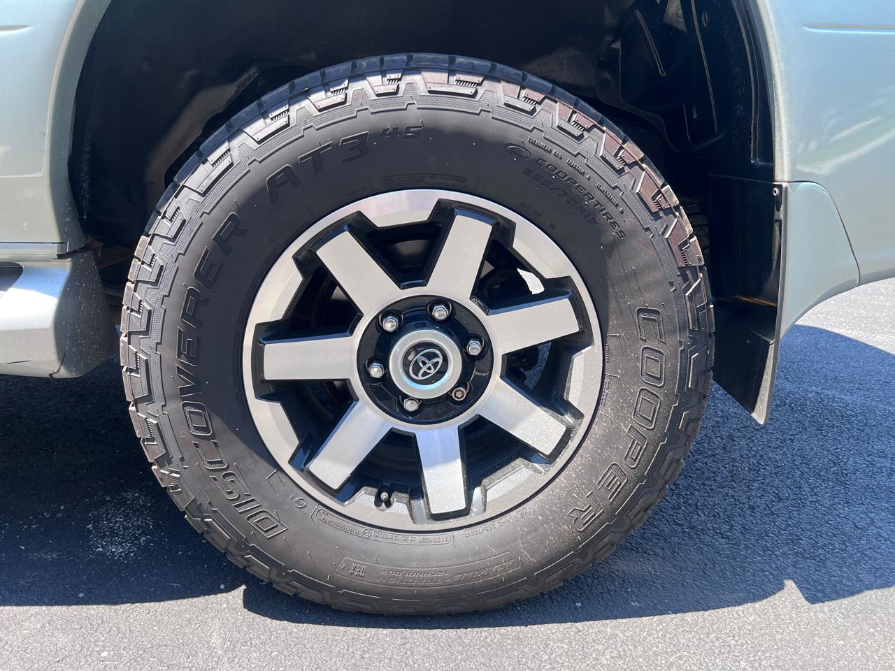 Lexus GX 470 4dr SUV 4WD 2005