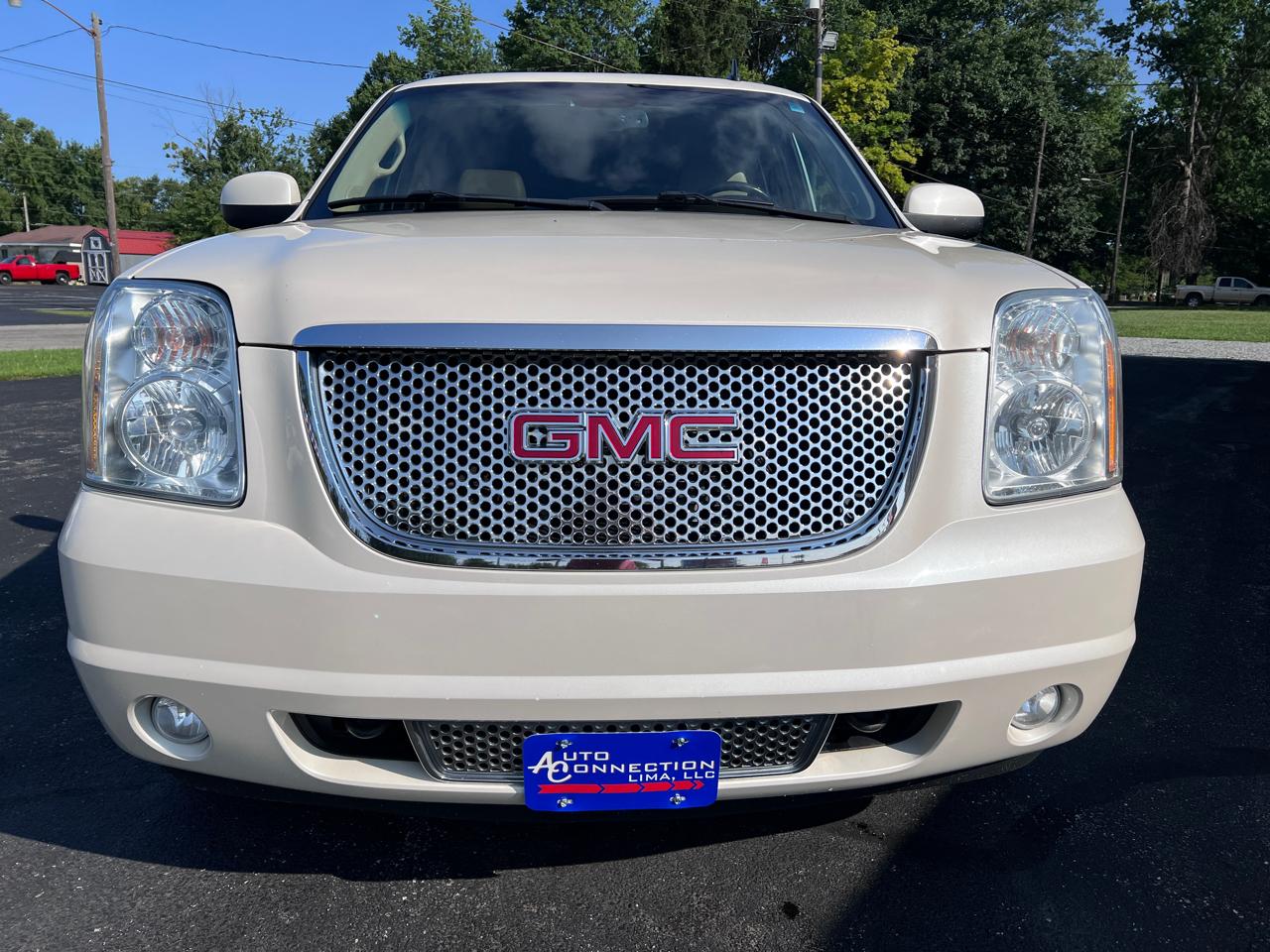 GMC Yukon AWD 4dr 1500 Denali 2013