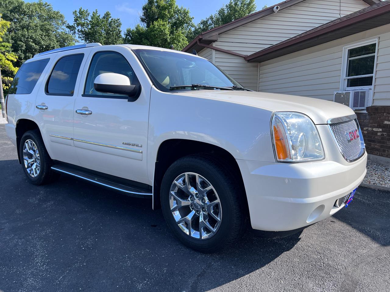 GMC Yukon AWD 4dr 1500 Denali 2013
