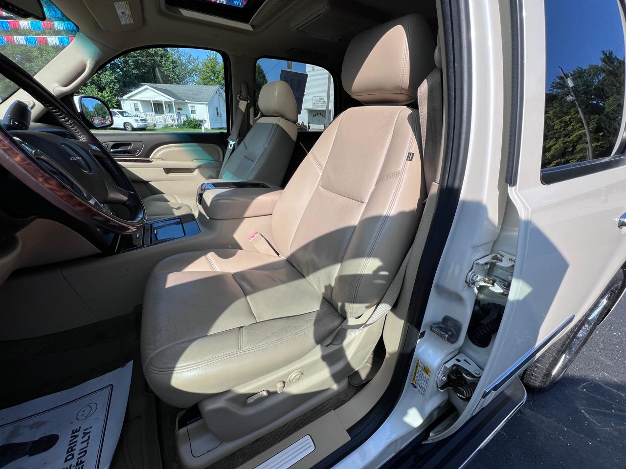 GMC Yukon AWD 4dr 1500 Denali 2013