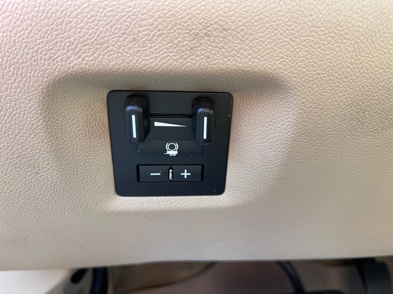 GMC Yukon AWD 4dr 1500 Denali 2013
