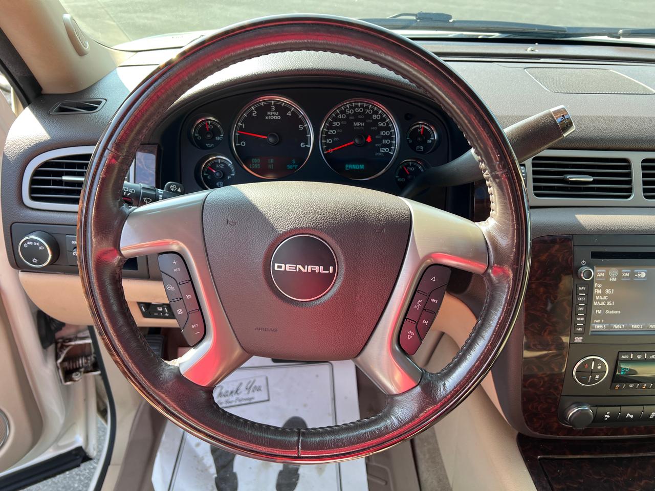 GMC Yukon AWD 4dr 1500 Denali 2013