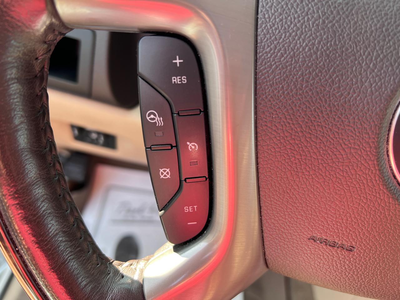 GMC Yukon AWD 4dr 1500 Denali 2013