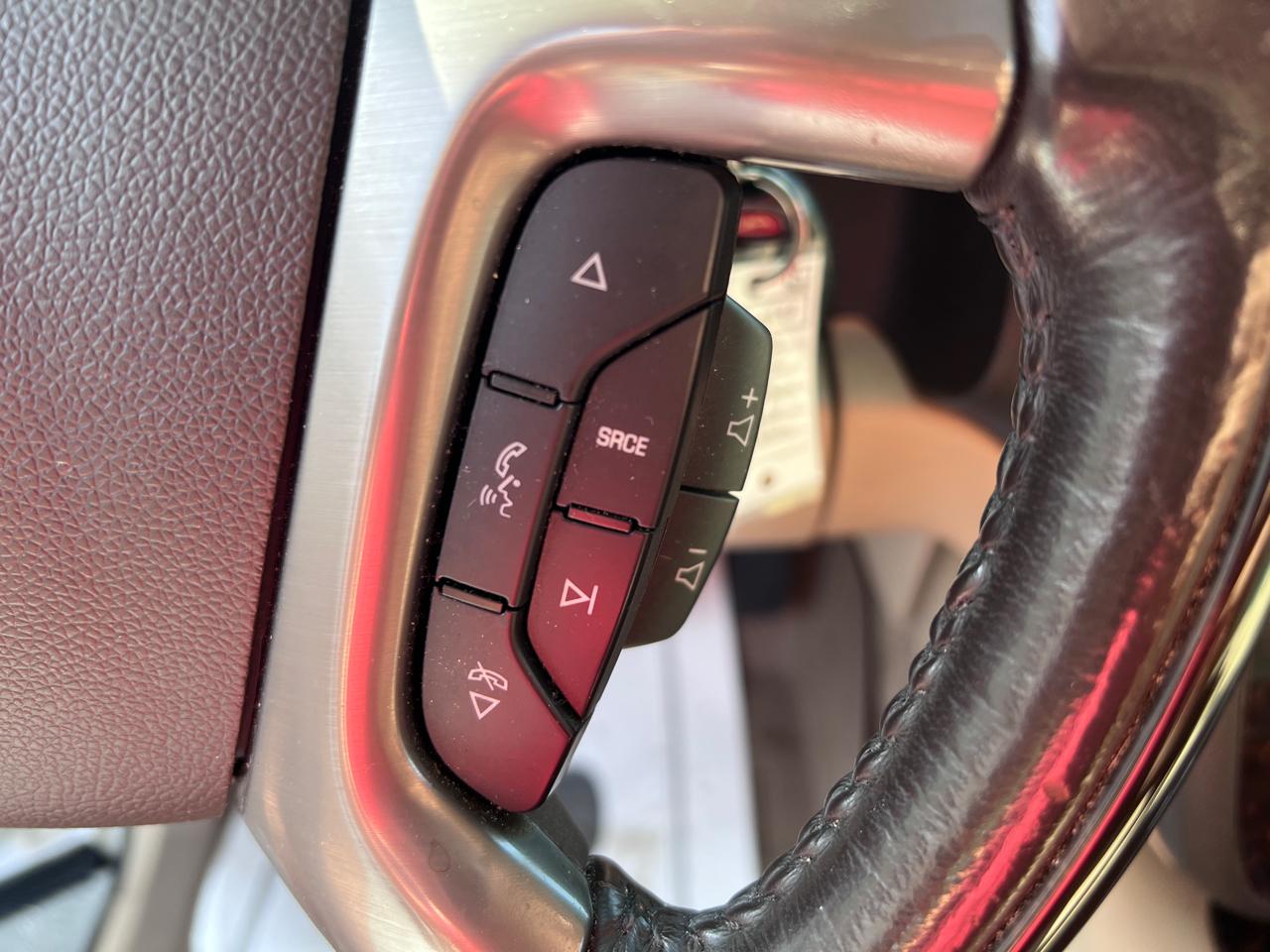 GMC Yukon AWD 4dr 1500 Denali 2013