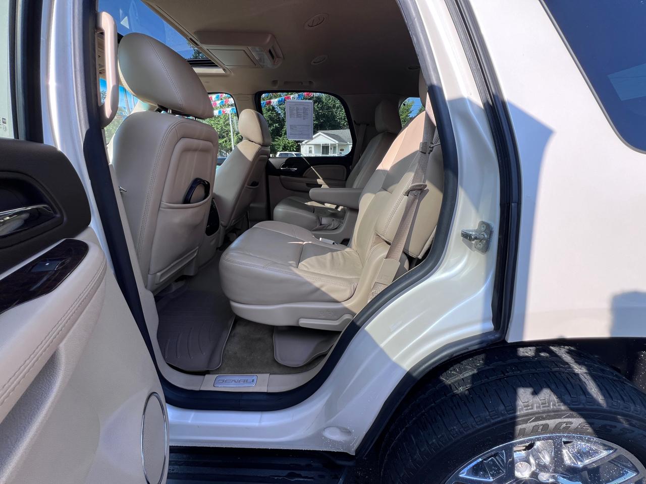 GMC Yukon AWD 4dr 1500 Denali 2013