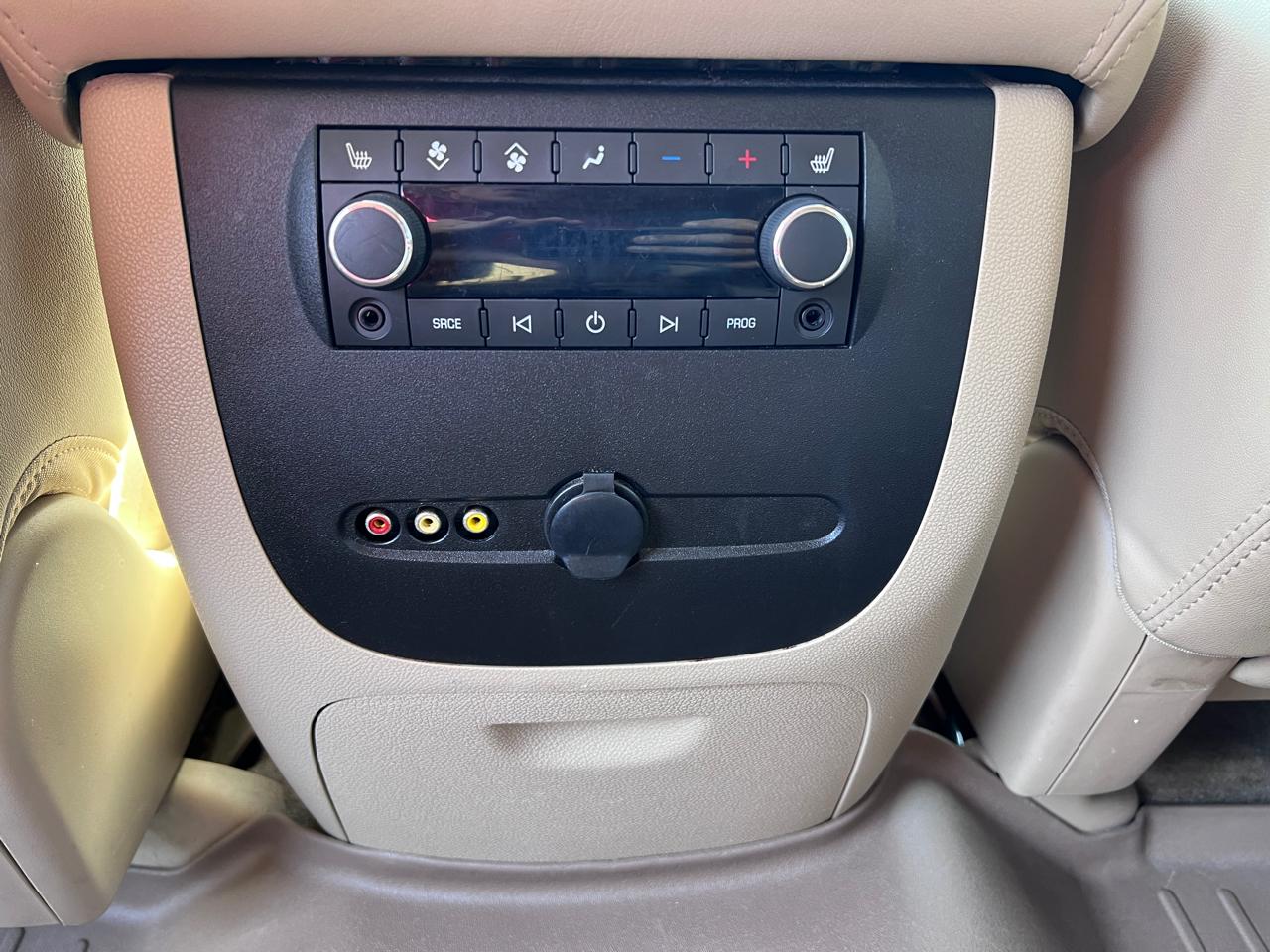 GMC Yukon AWD 4dr 1500 Denali 2013