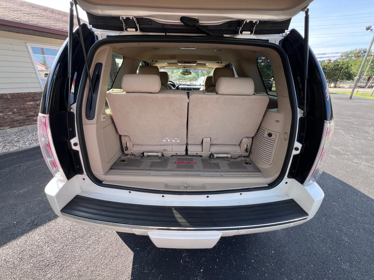 GMC Yukon AWD 4dr 1500 Denali 2013