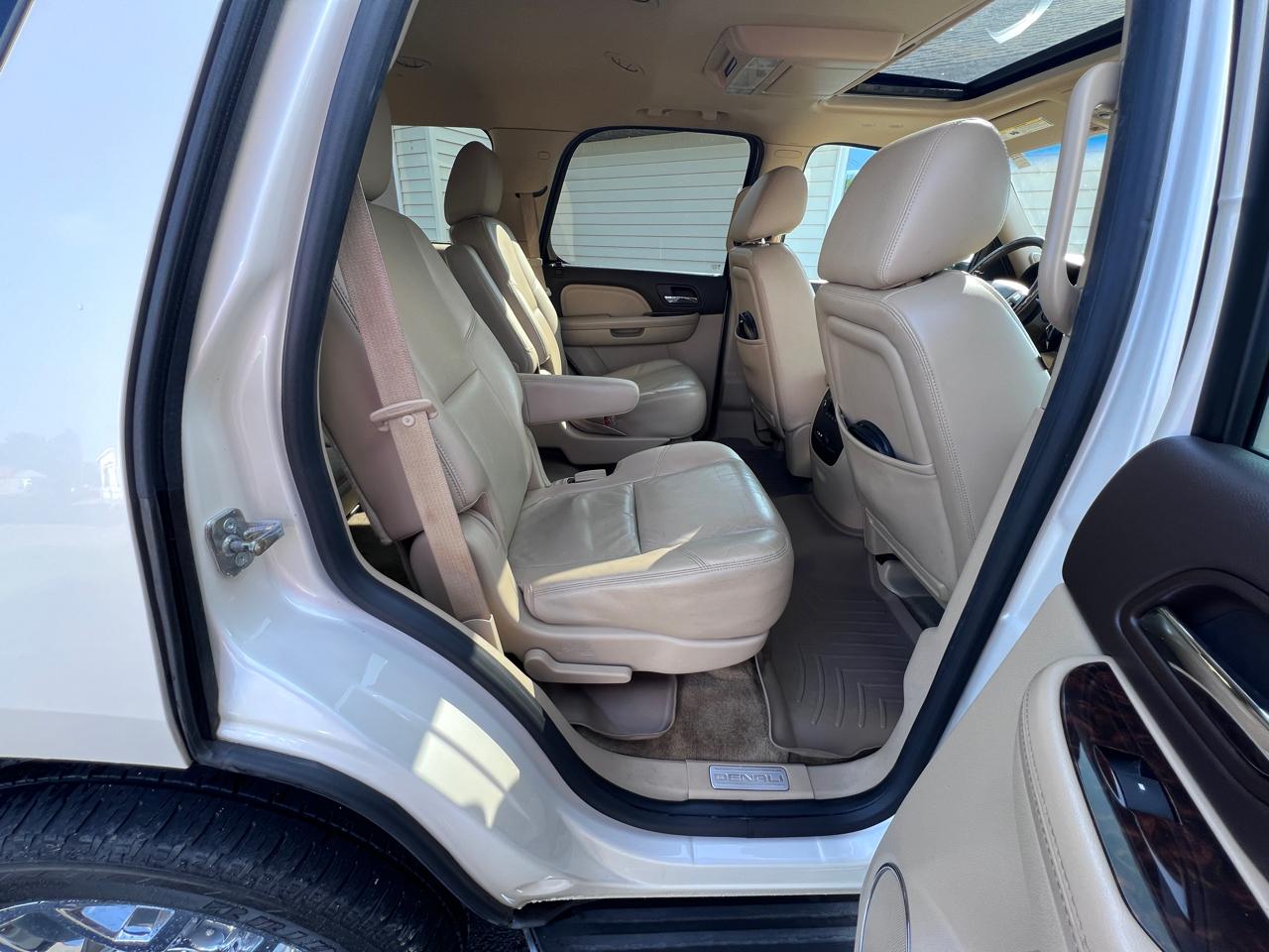 GMC Yukon AWD 4dr 1500 Denali 2013