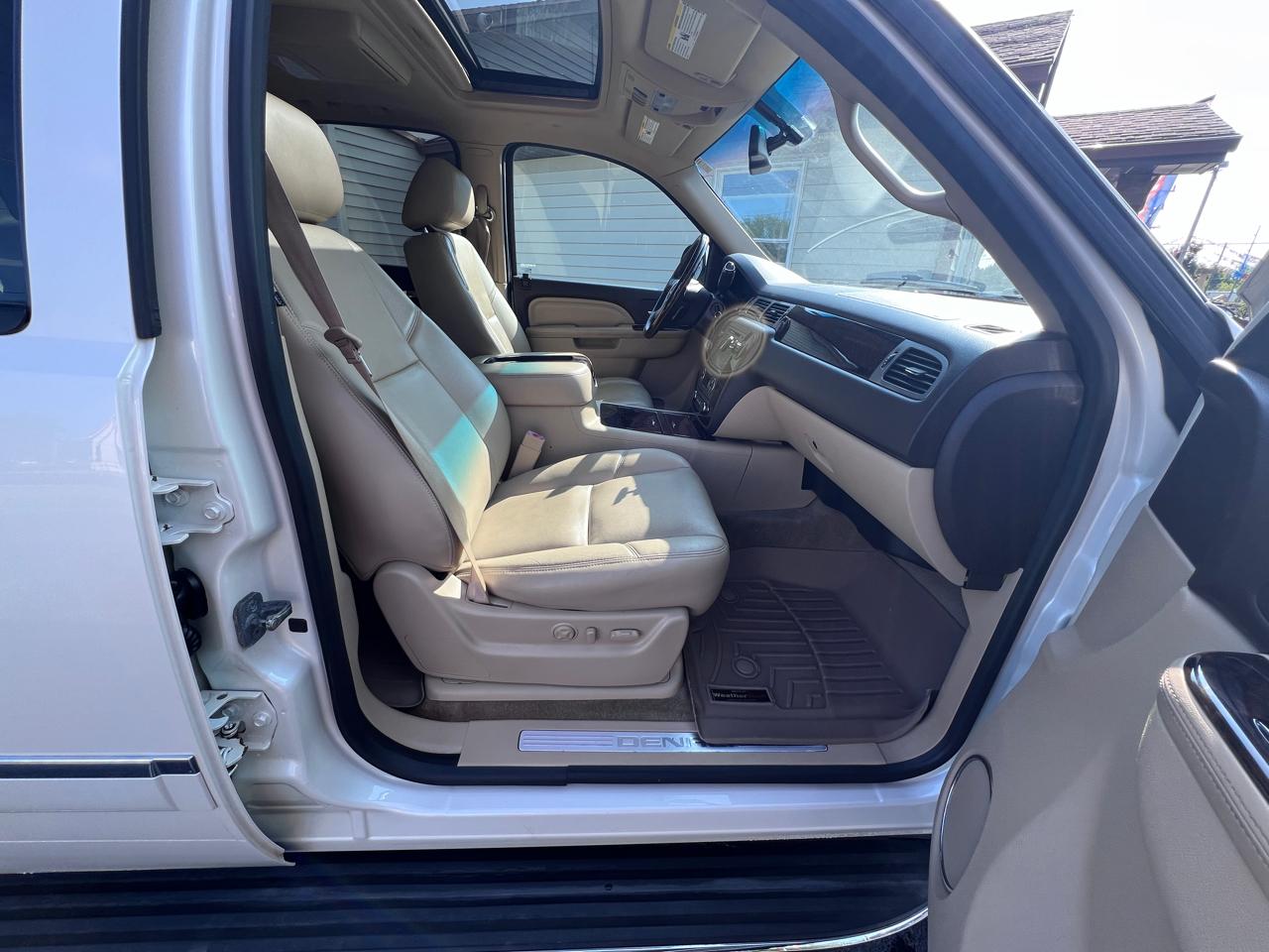 GMC Yukon AWD 4dr 1500 Denali 2013