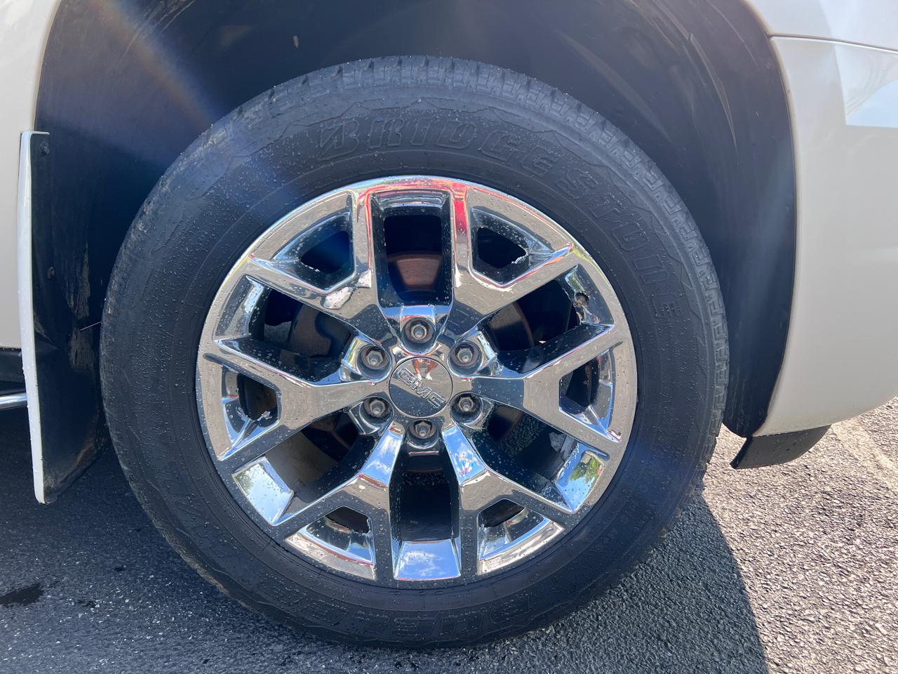 GMC Yukon AWD 4dr 1500 Denali 2013