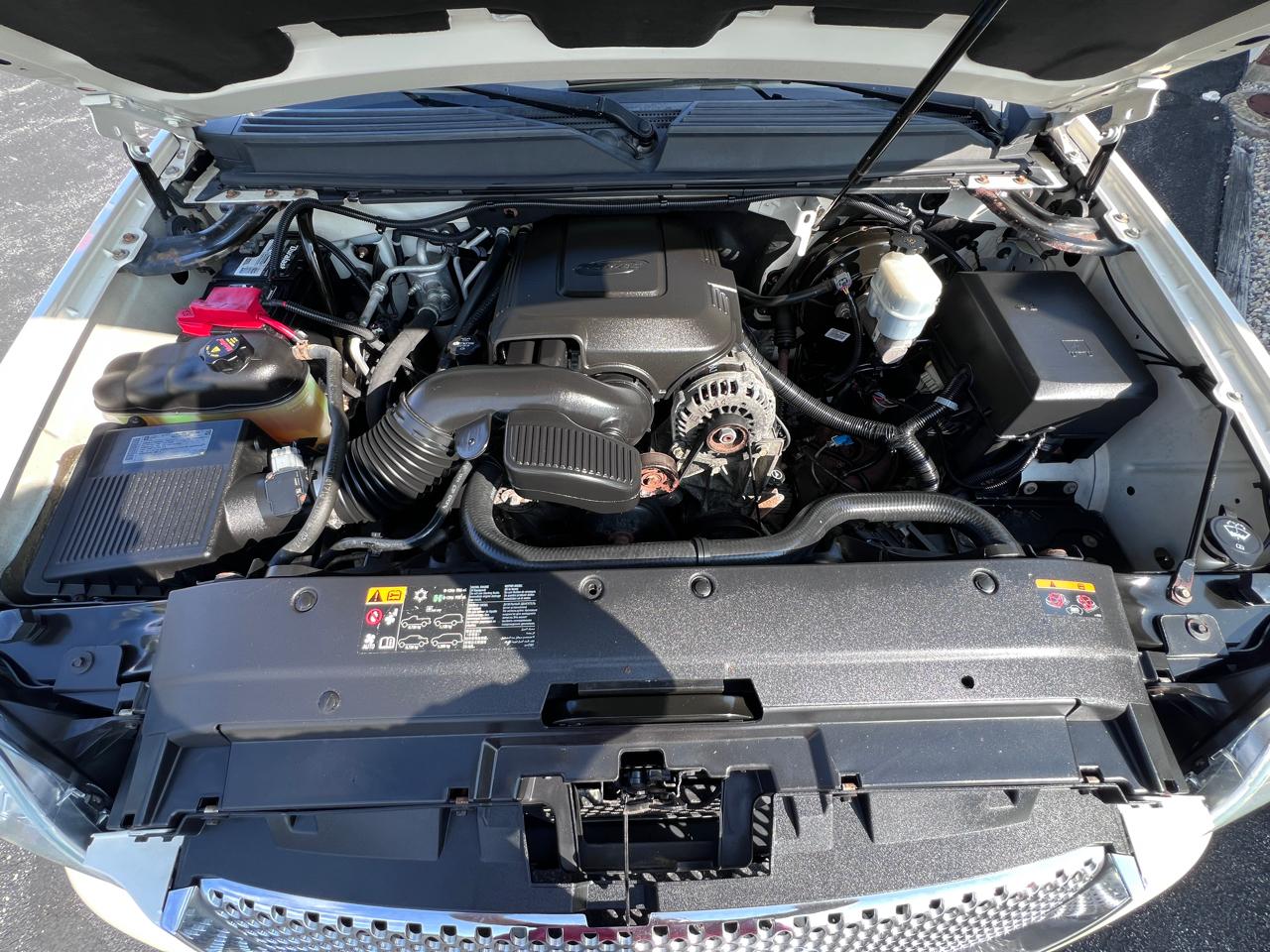 GMC Yukon AWD 4dr 1500 Denali 2013