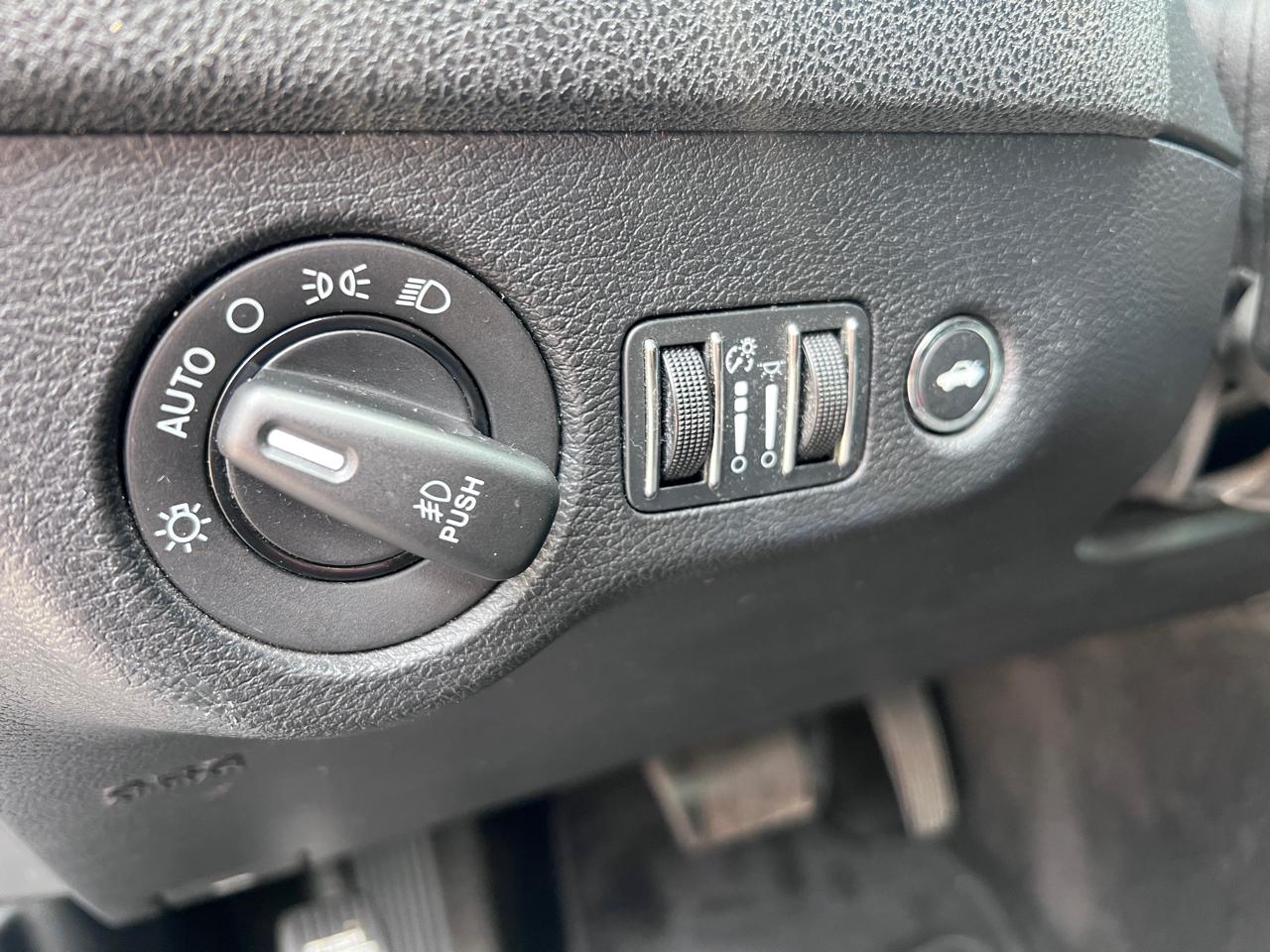 Dodge Charger 4dr Sdn RT RWD 2014