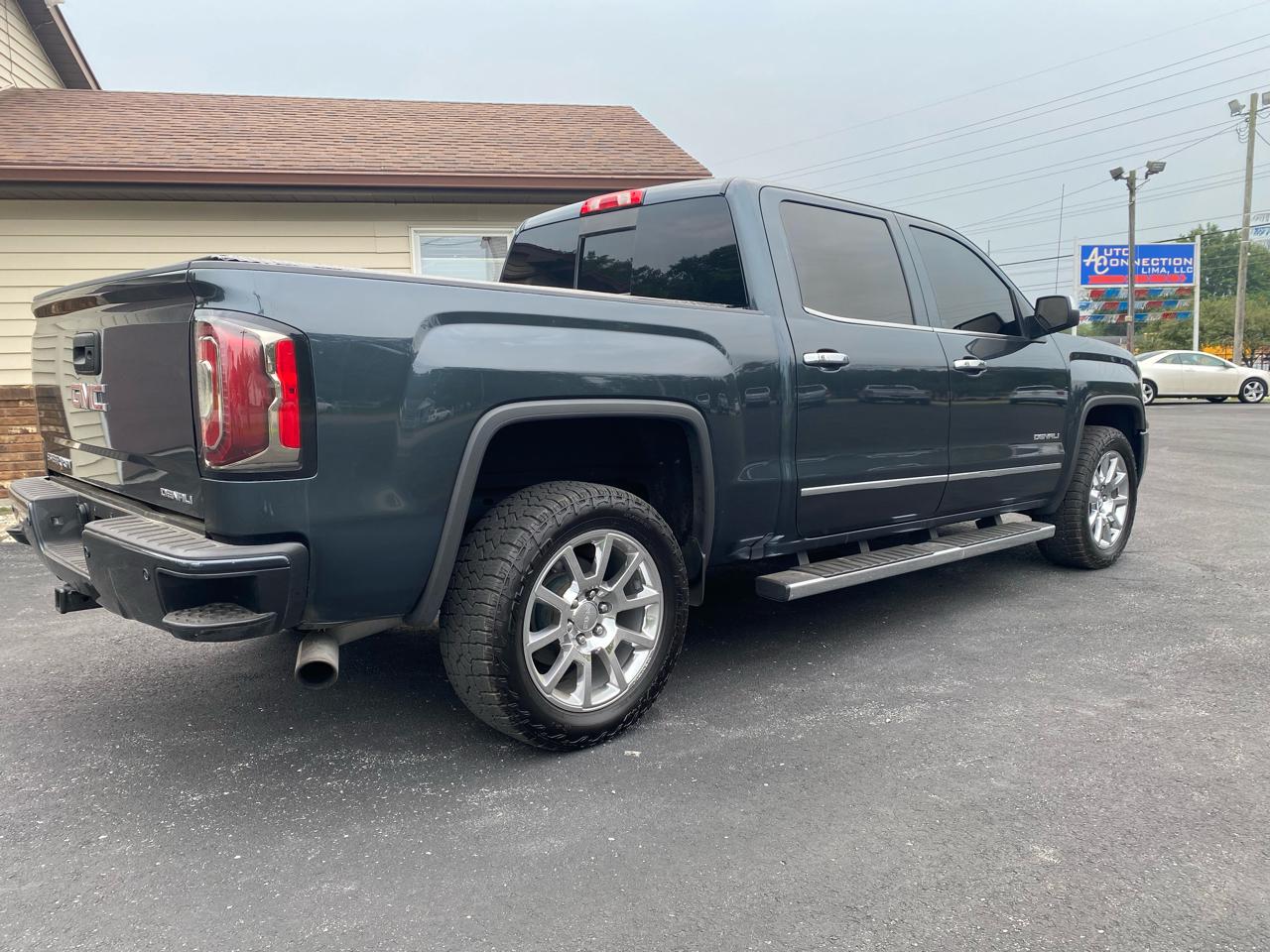 GMC Sierra 1500 4WD Crew Cab 143.5" Denali 2017