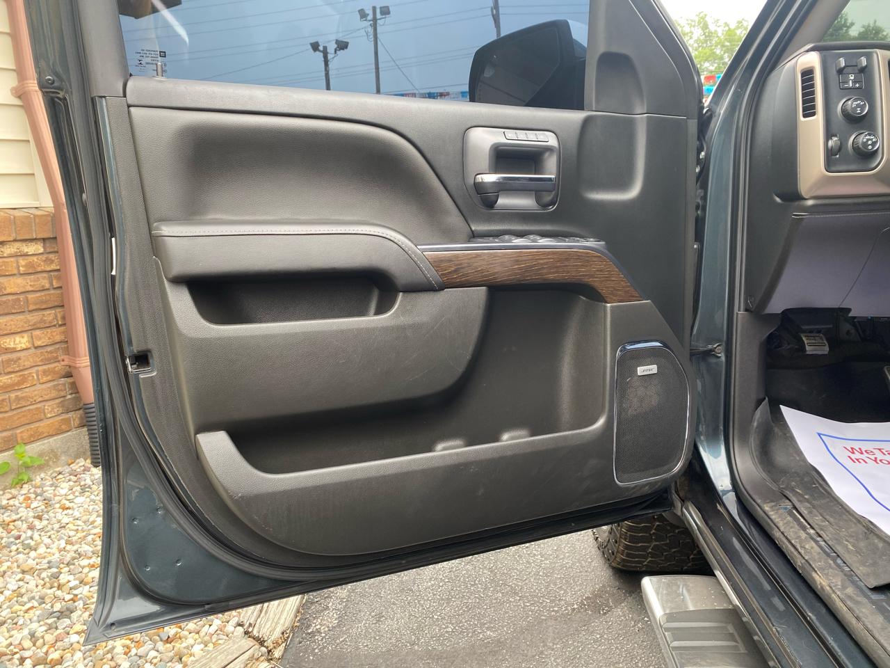 GMC Sierra 1500 4WD Crew Cab 143.5" Denali 2017