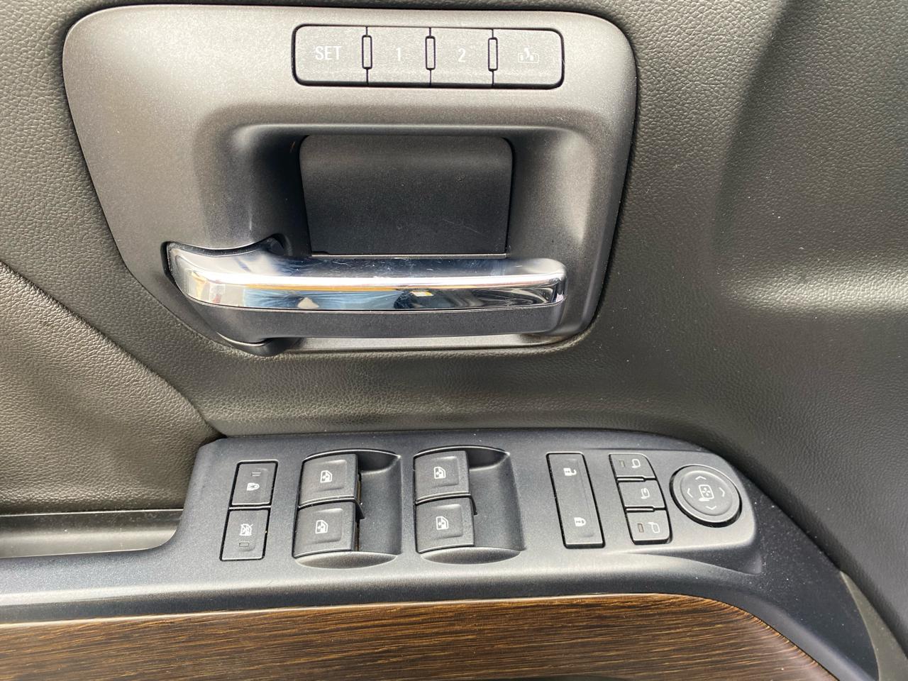 GMC Sierra 1500 4WD Crew Cab 143.5" Denali 2017