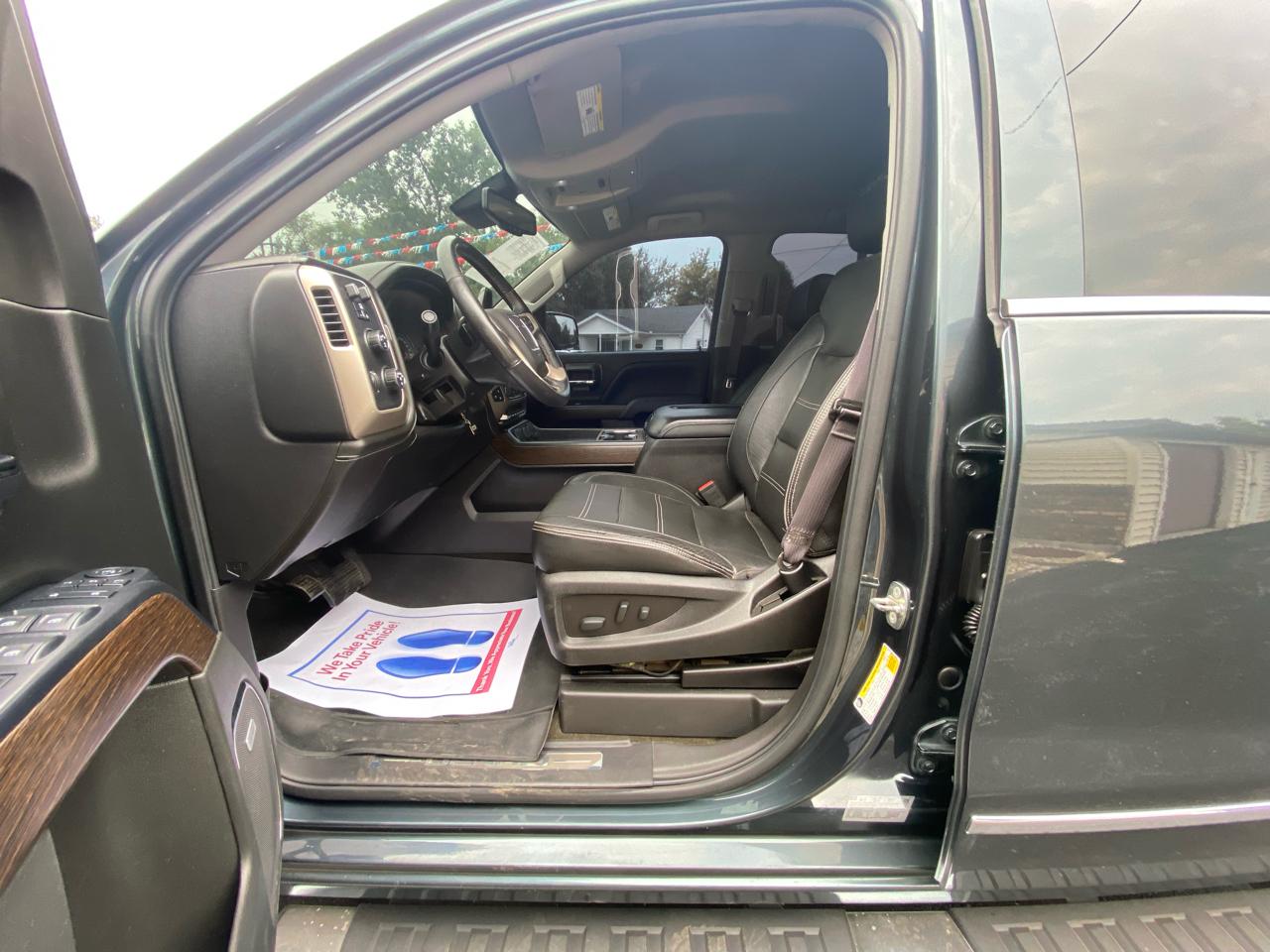 GMC Sierra 1500 4WD Crew Cab 143.5" Denali 2017