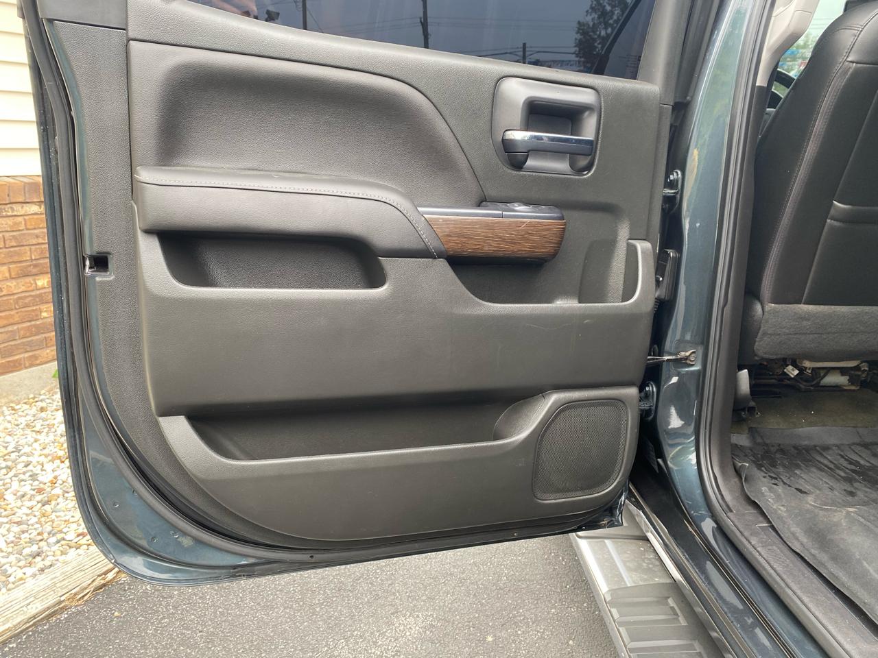 GMC Sierra 1500 4WD Crew Cab 143.5" Denali 2017