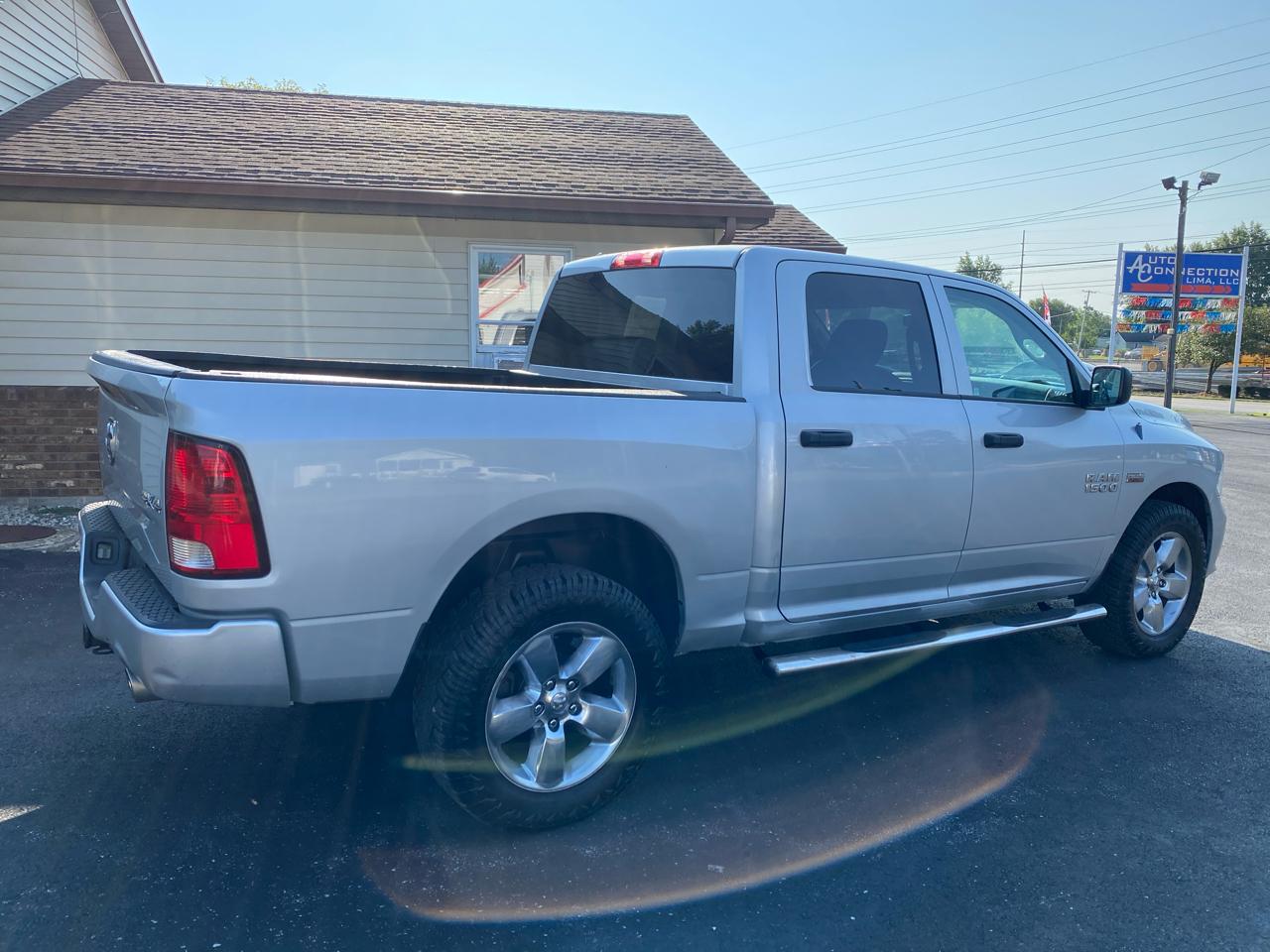 RAM 1500 4WD Crew Cab 140.5" Express 2014
