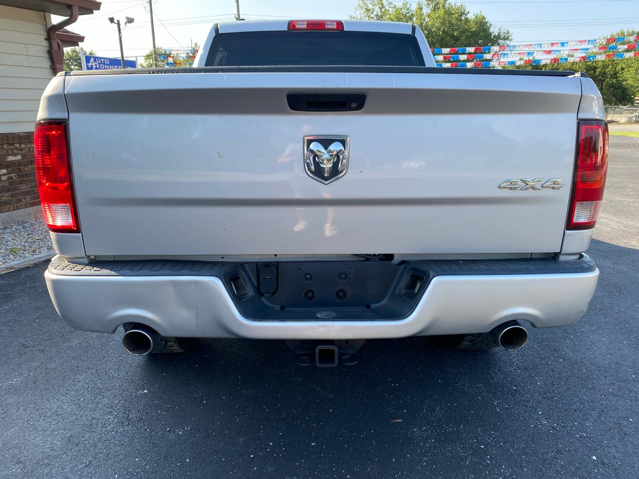 RAM 1500 4WD Crew Cab 140.5" Express 2014