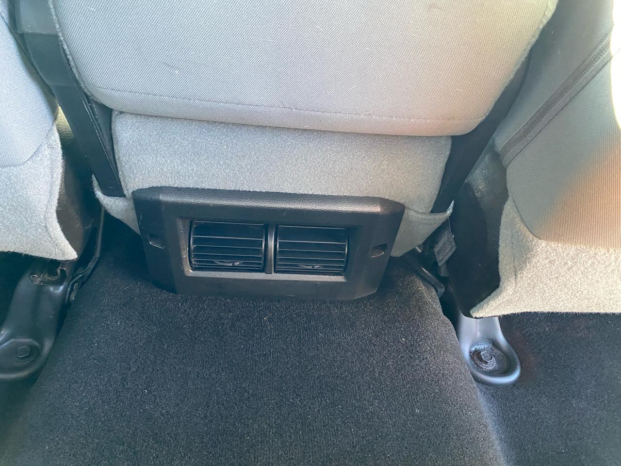 RAM 1500 4WD Crew Cab 140.5" Express 2014