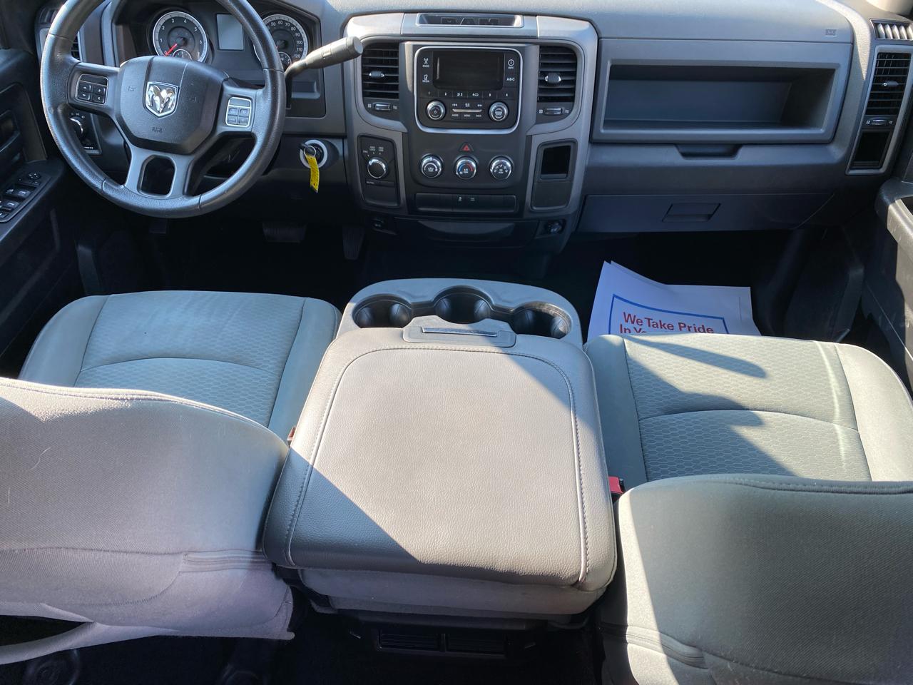 RAM 1500 4WD Crew Cab 140.5" Express 2014