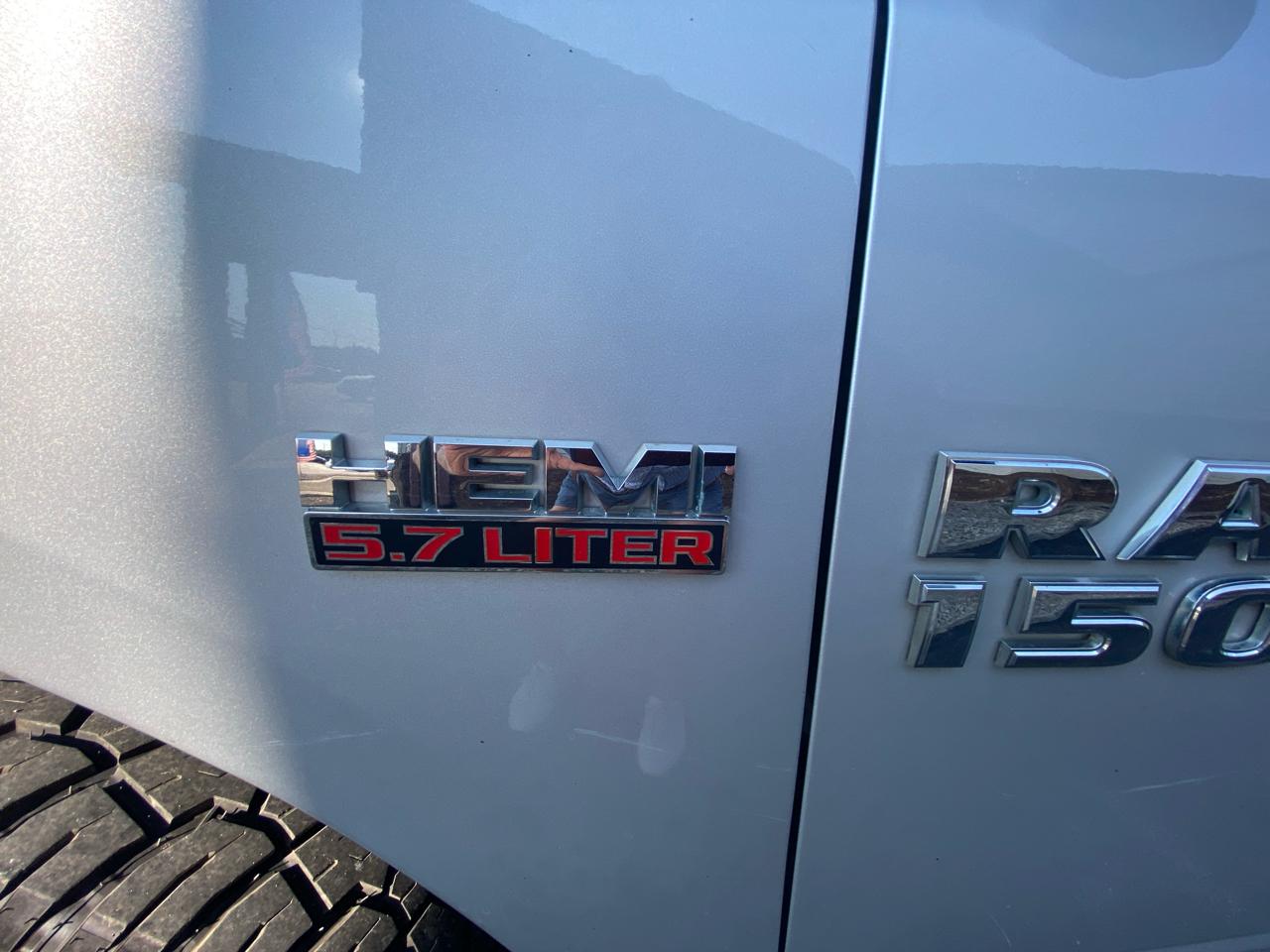 RAM 1500 4WD Crew Cab 140.5" Express 2014