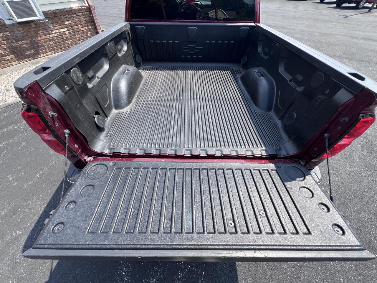 Chevrolet Silverado 1500 4WD Crew Cab 143.5" LT w/1LT 2017