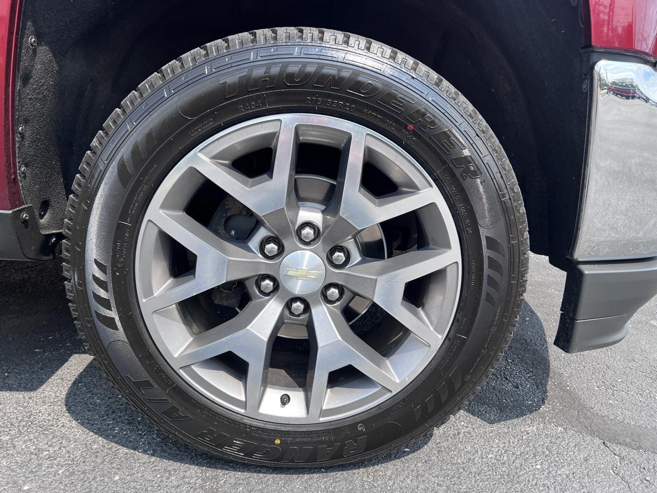 Chevrolet Silverado 1500 4WD Crew Cab 143.5" LT w/1LT 2017