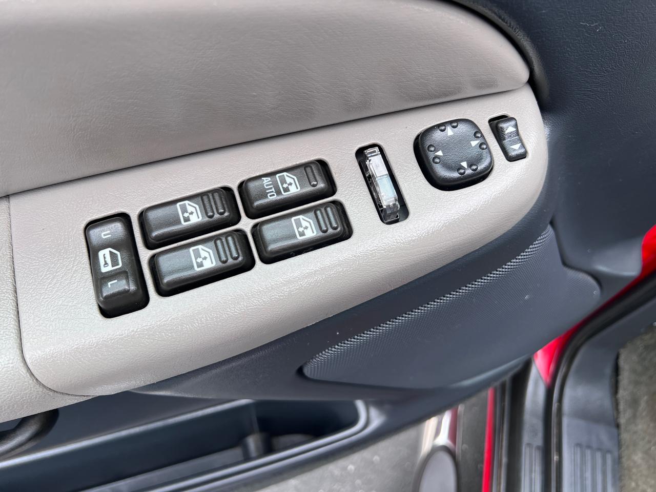 Chevrolet New Tahoe 4dr 4WD LS 2000