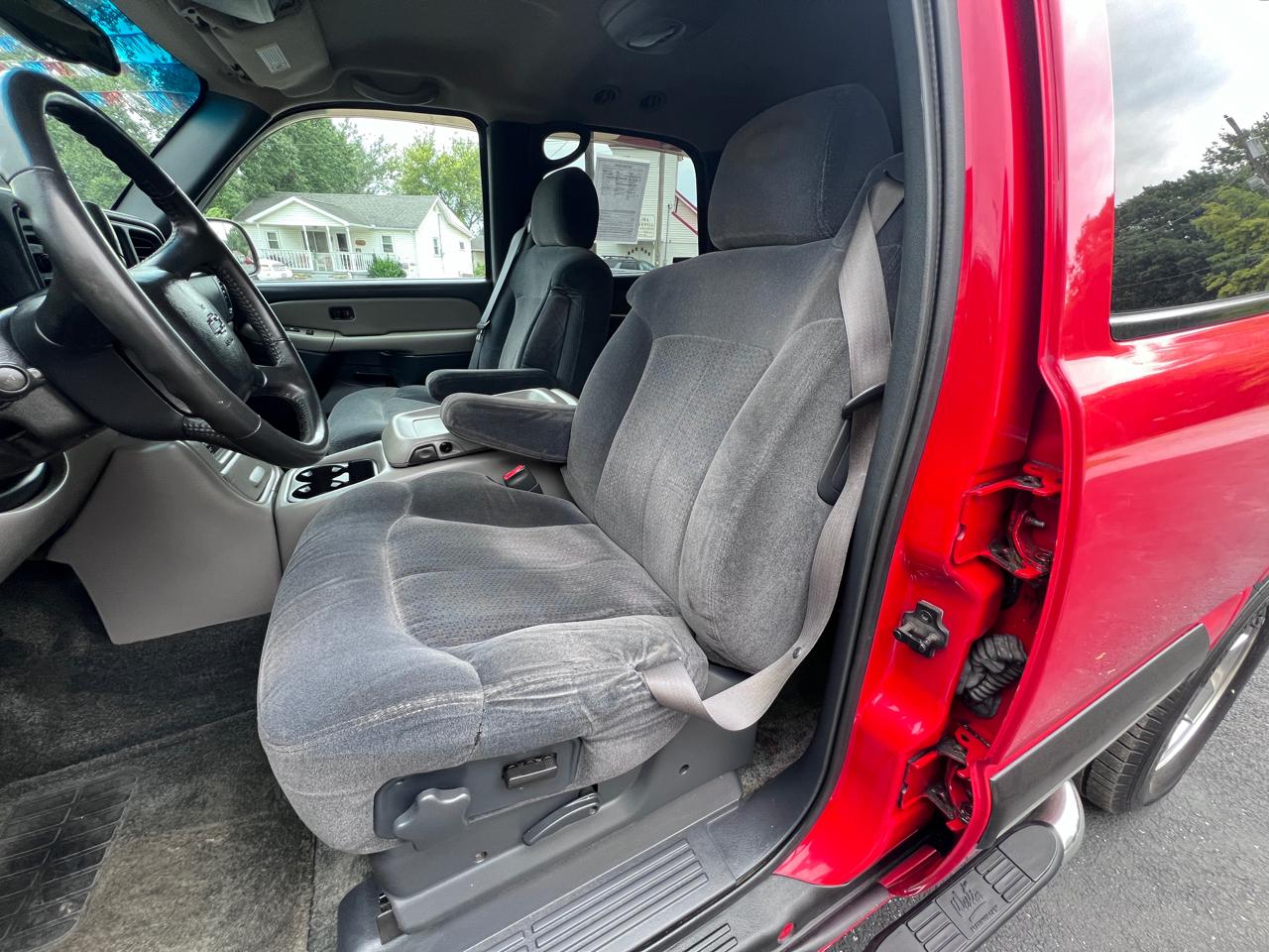 Chevrolet New Tahoe 4dr 4WD LS 2000