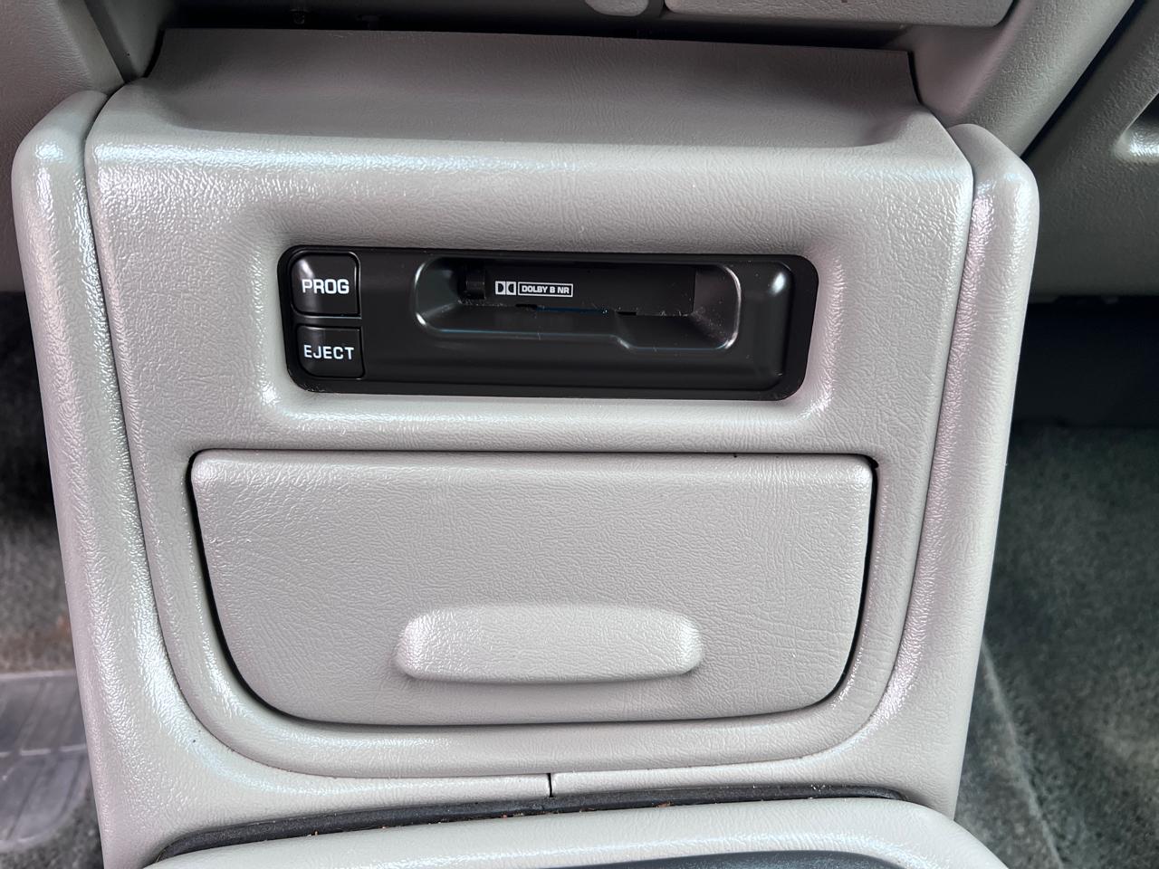 Chevrolet New Tahoe 4dr 4WD LS 2000