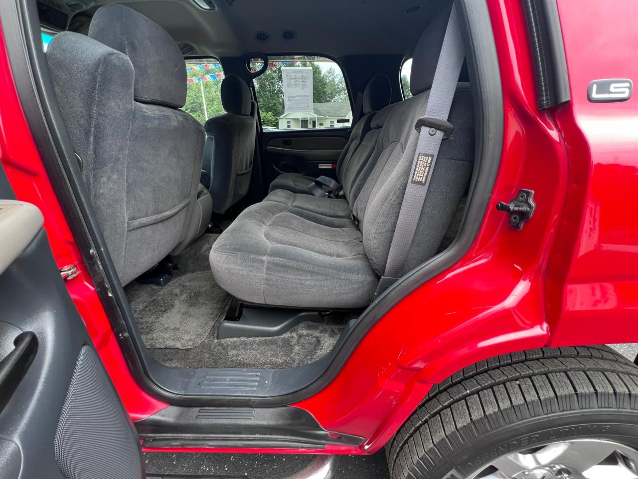 Chevrolet New Tahoe 4dr 4WD LS 2000