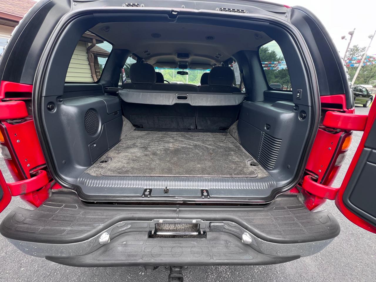 Chevrolet New Tahoe 4dr 4WD LS 2000