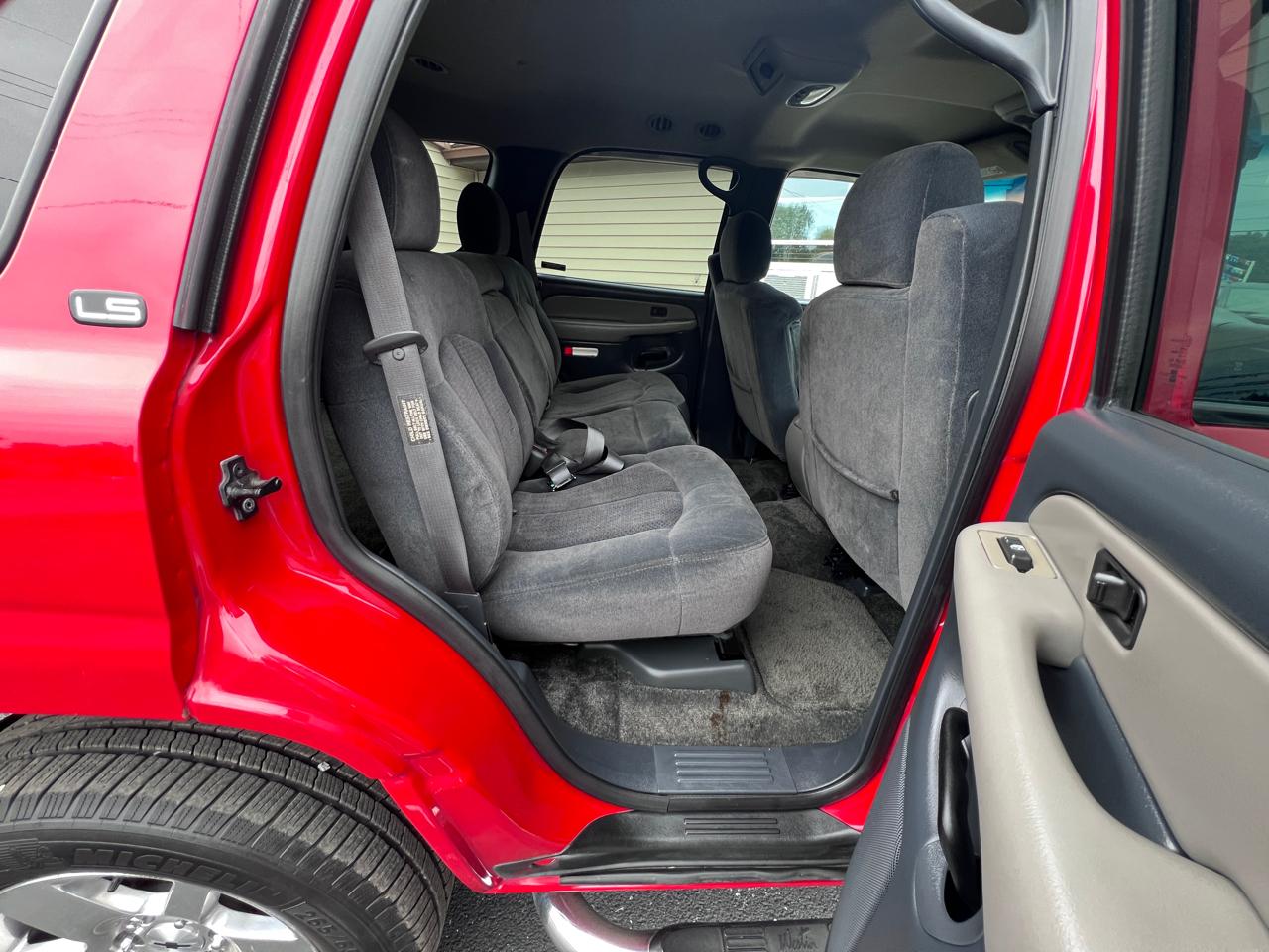 Chevrolet New Tahoe 4dr 4WD LS 2000