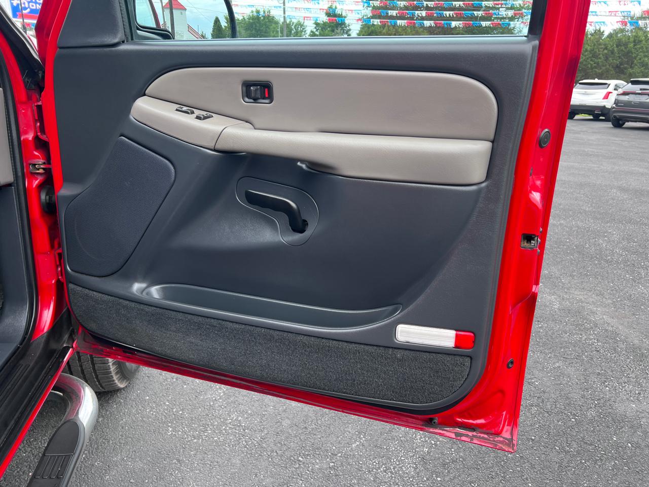 Chevrolet New Tahoe 4dr 4WD LS 2000
