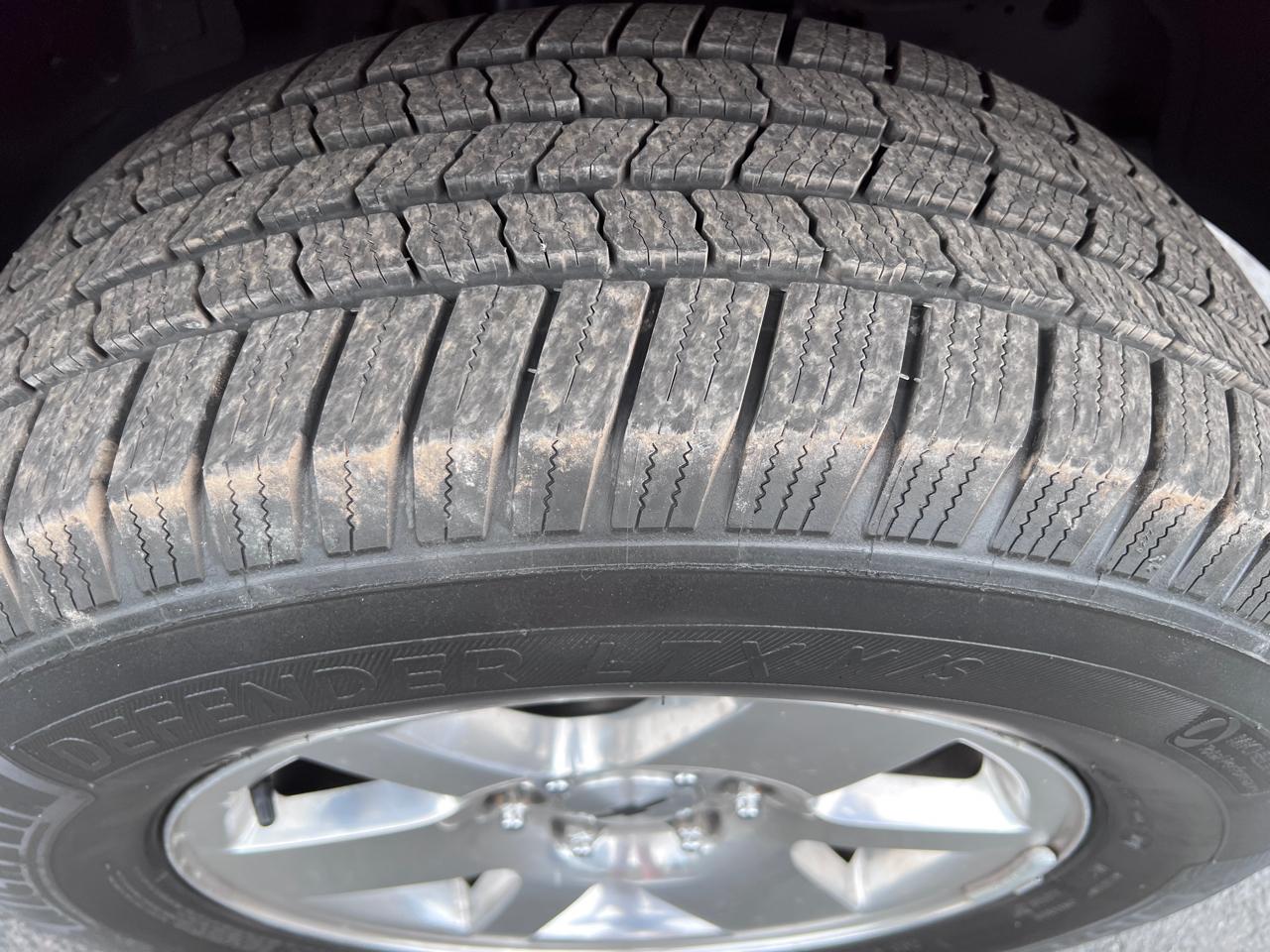 Chevrolet New Tahoe 4dr 4WD LS 2000