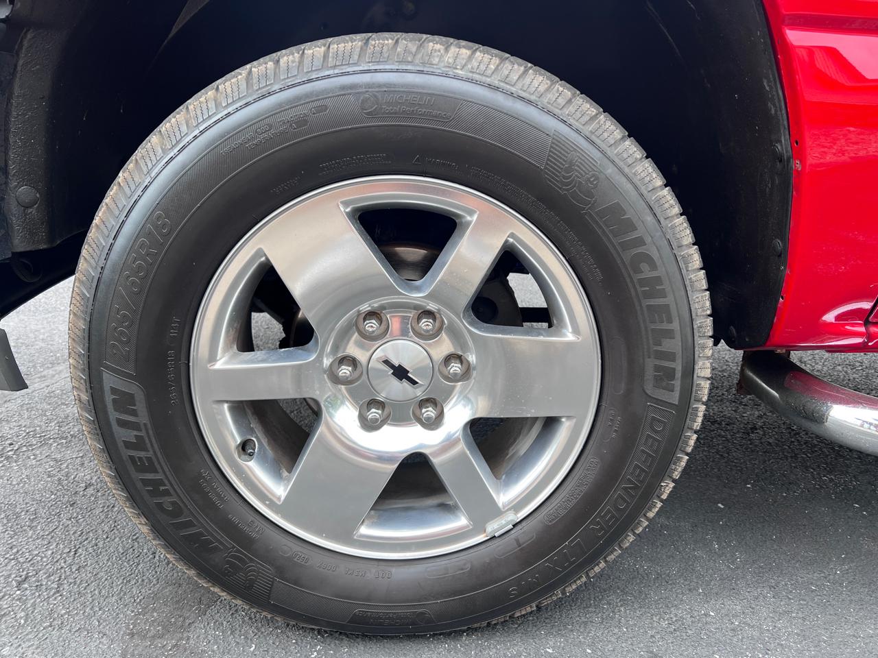 Chevrolet New Tahoe 4dr 4WD LS 2000