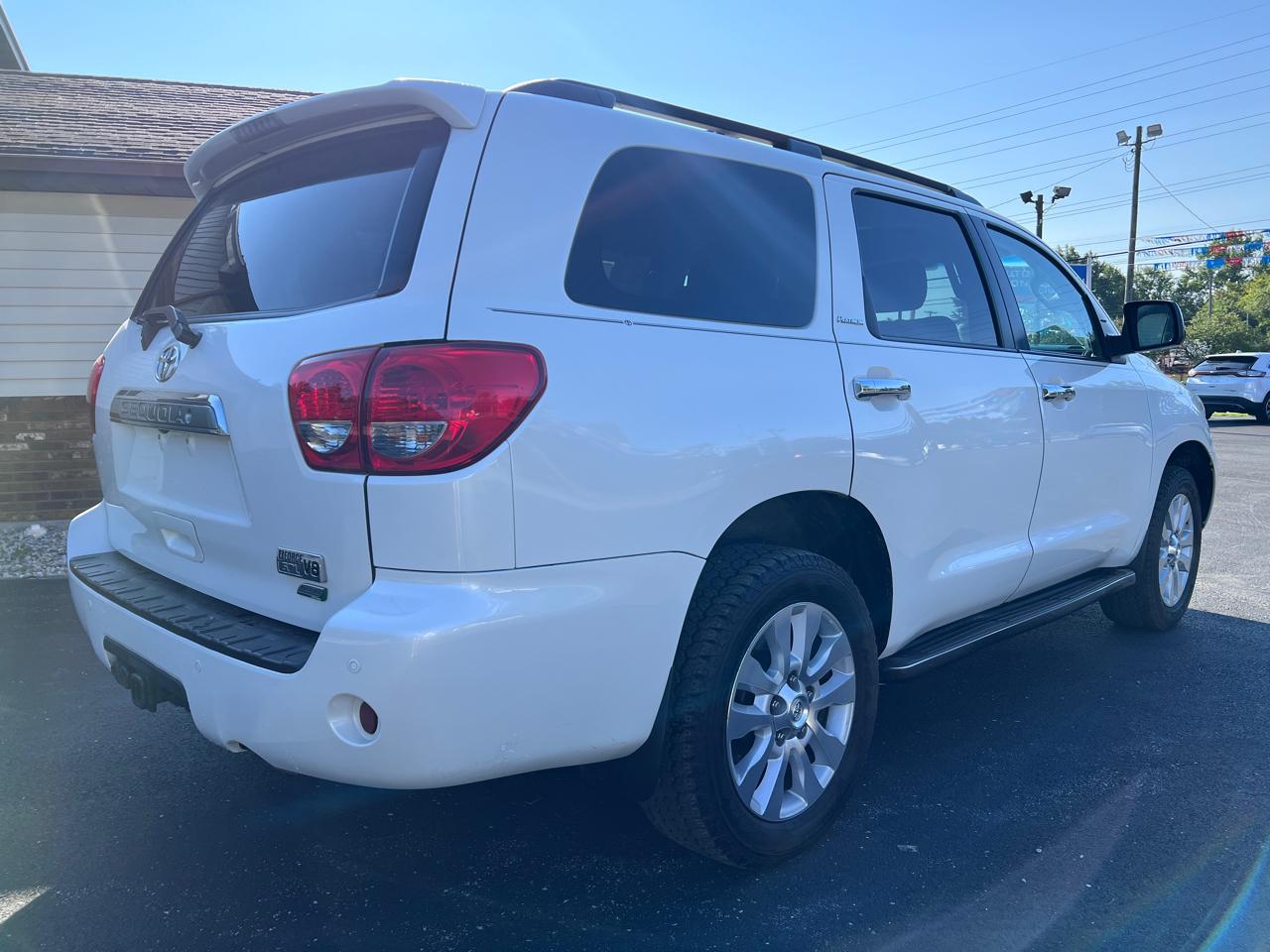 Toyota Sequoia Platinum 4WD FFV (Natl) 2017