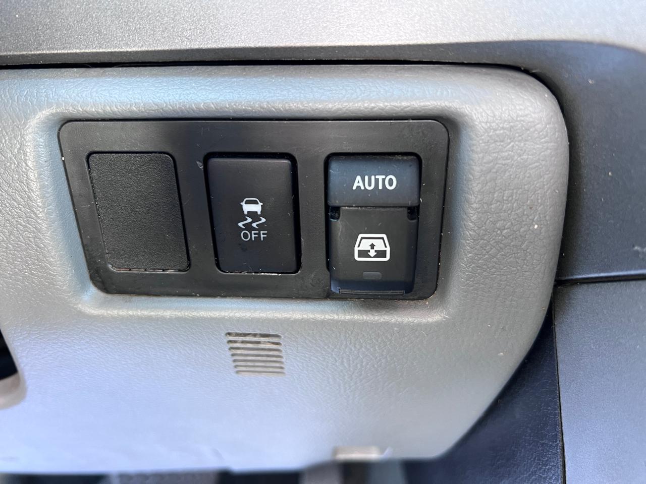 Toyota Sequoia Platinum 4WD FFV (Natl) 2017