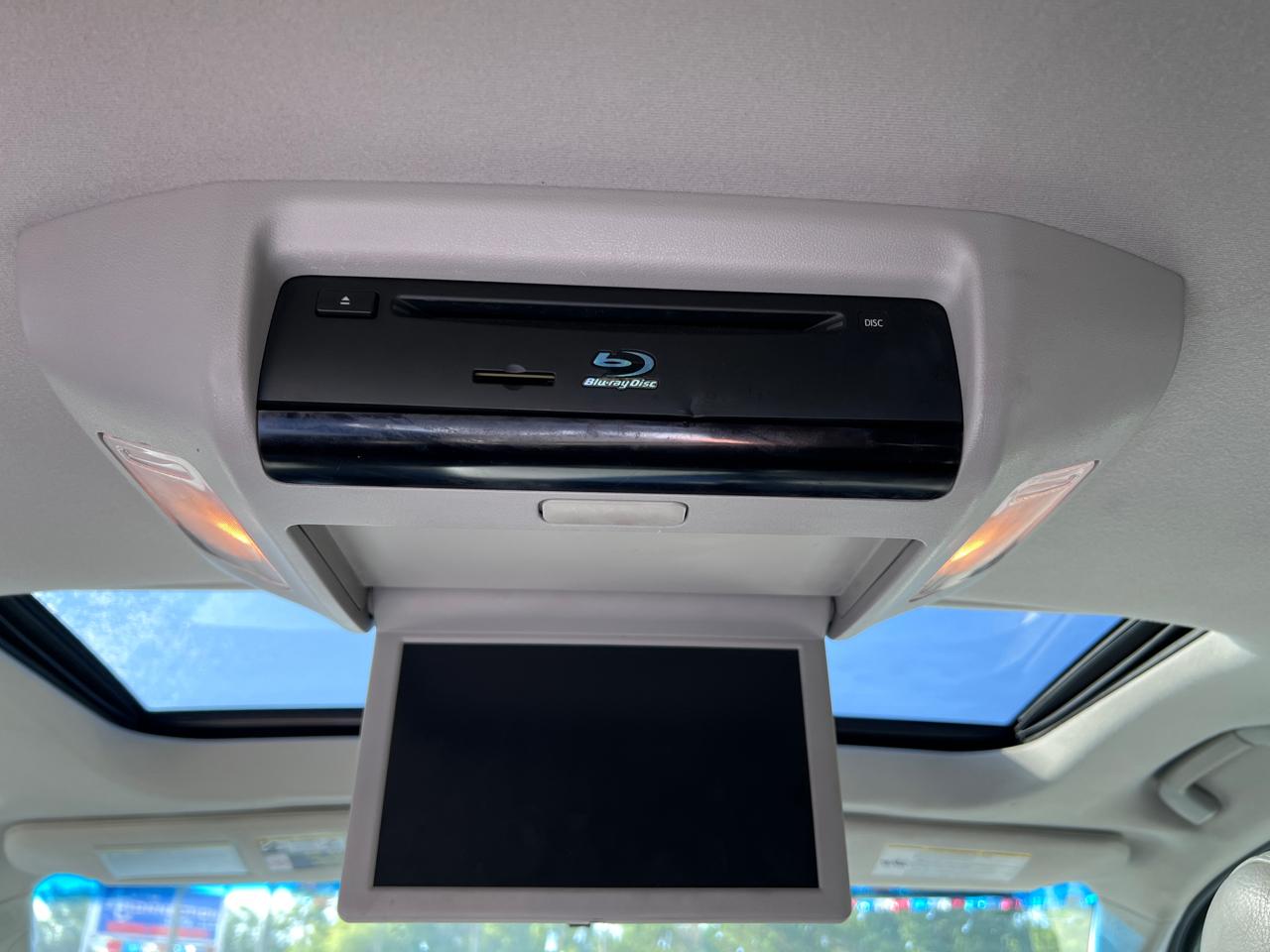 Toyota Sequoia Platinum 4WD FFV (Natl) 2017