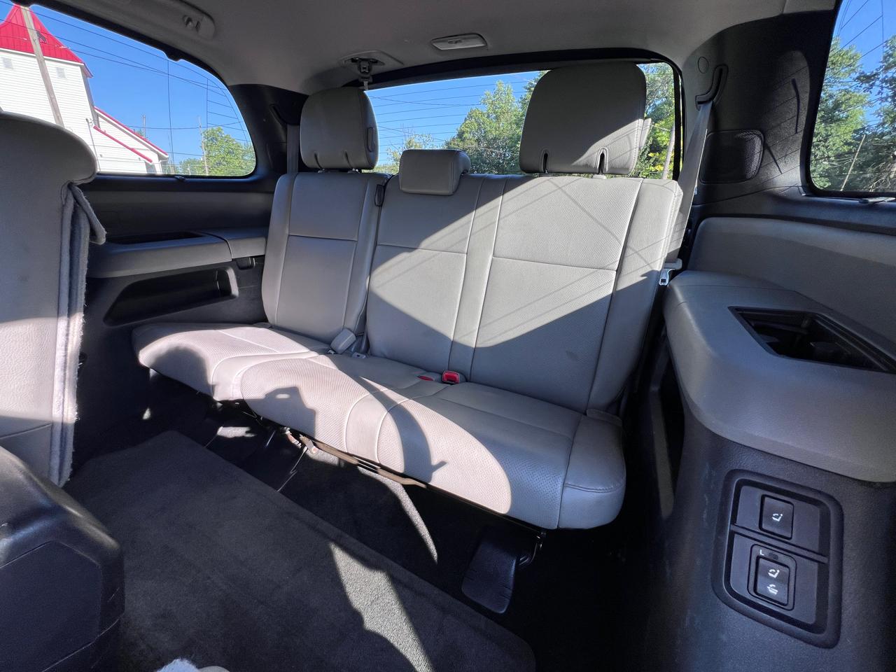 Toyota Sequoia Platinum 4WD FFV (Natl) 2017