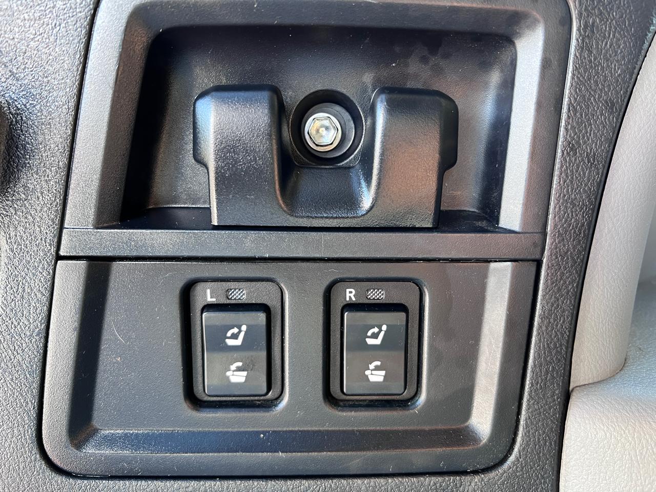 Toyota Sequoia Platinum 4WD FFV (Natl) 2017