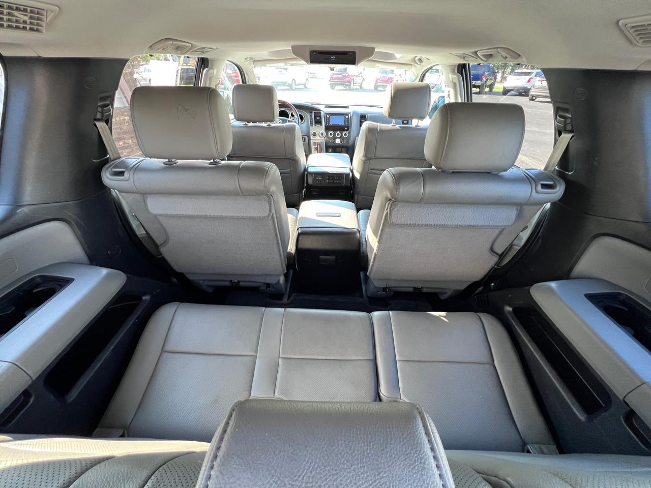 Toyota Sequoia Platinum 4WD FFV (Natl) 2017