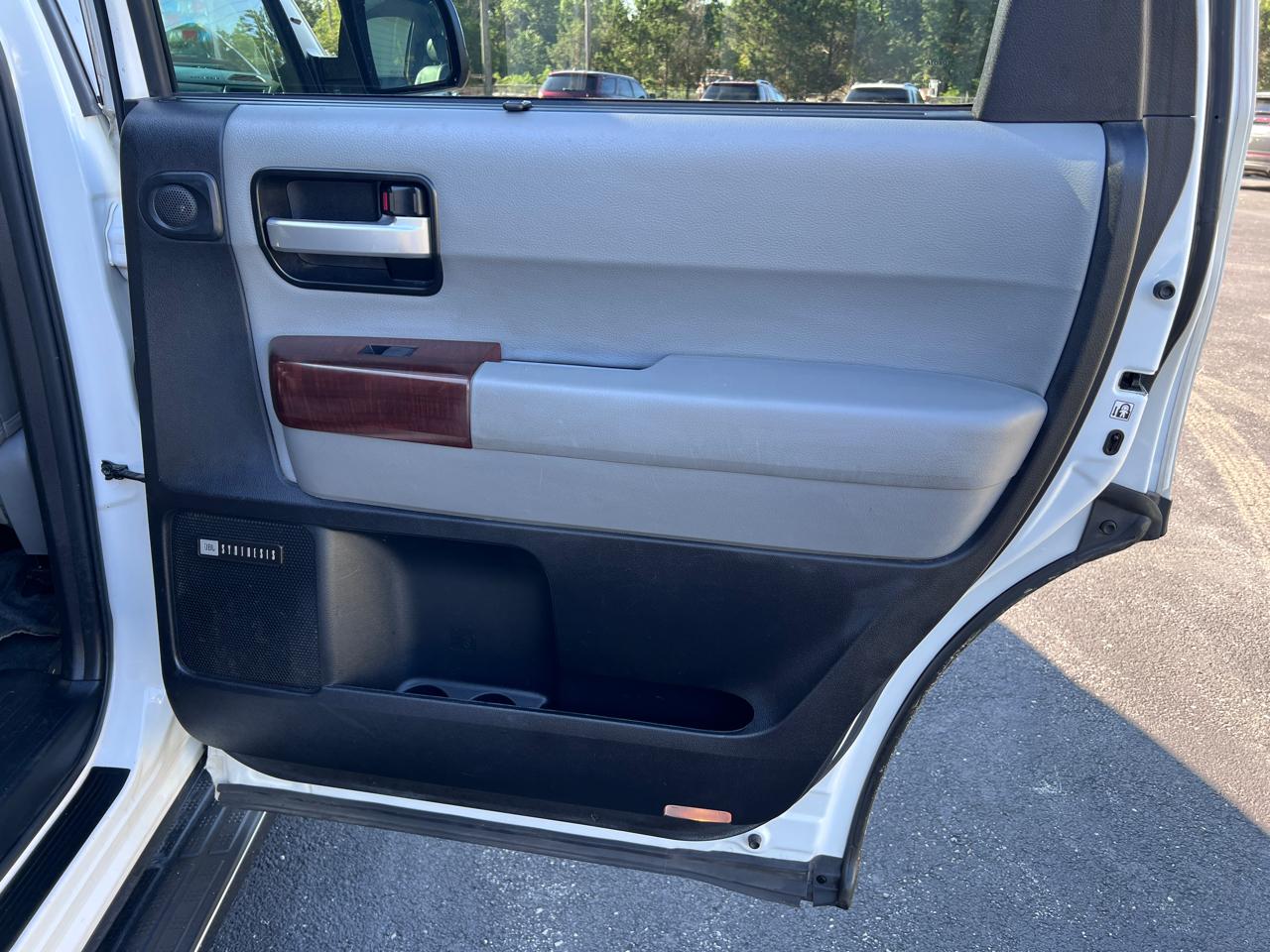 Toyota Sequoia Platinum 4WD FFV (Natl) 2017