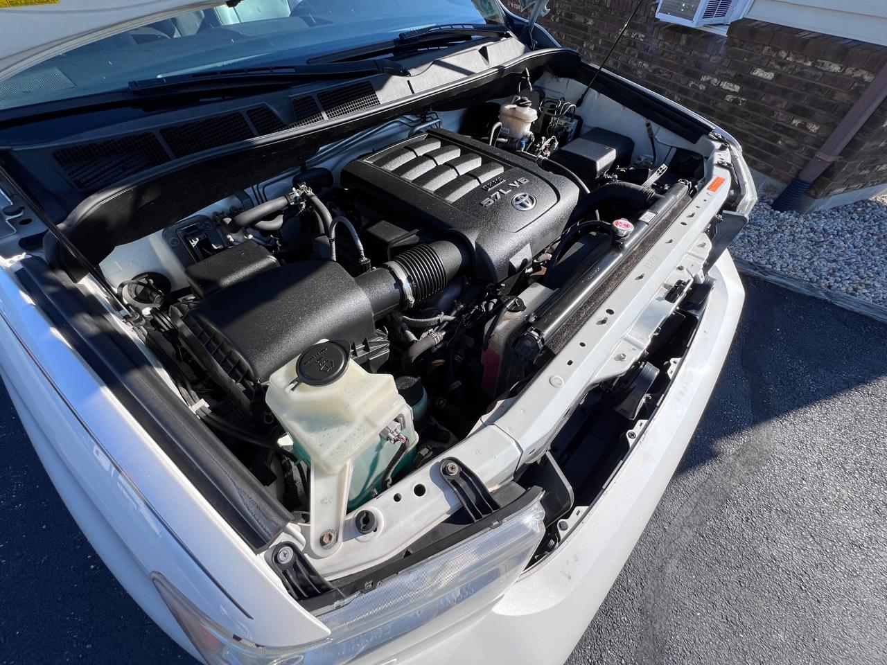 Toyota Sequoia Platinum 4WD FFV (Natl) 2017