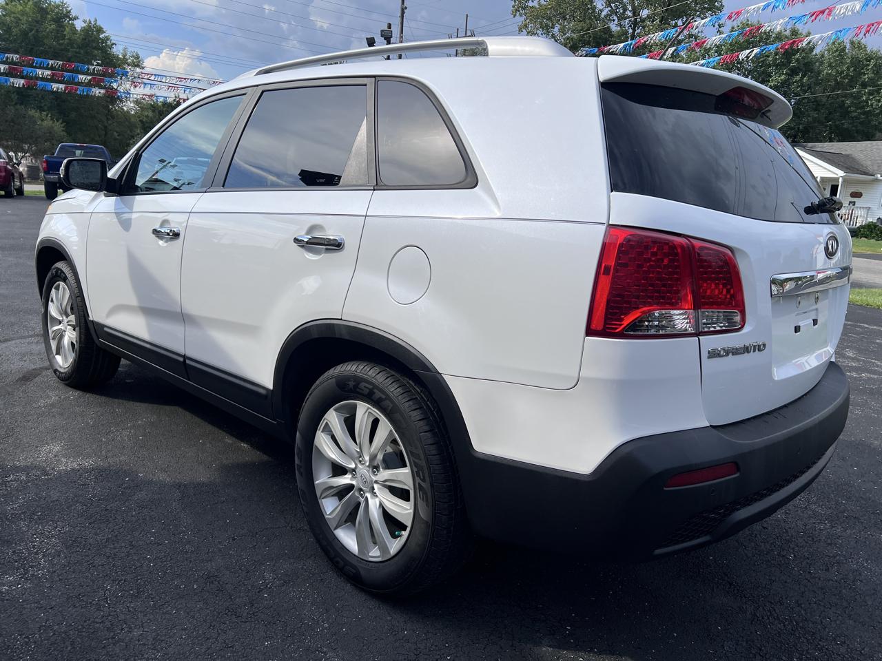 Kia Sorento 2WD 4dr V6 EX 2011